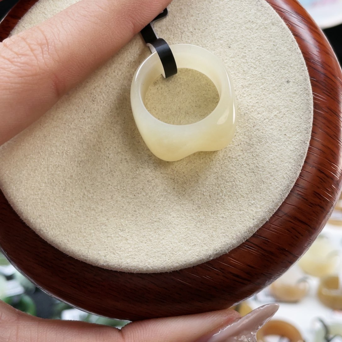 和田玉未镶嵌戒指P100糖色猫17.3不退换