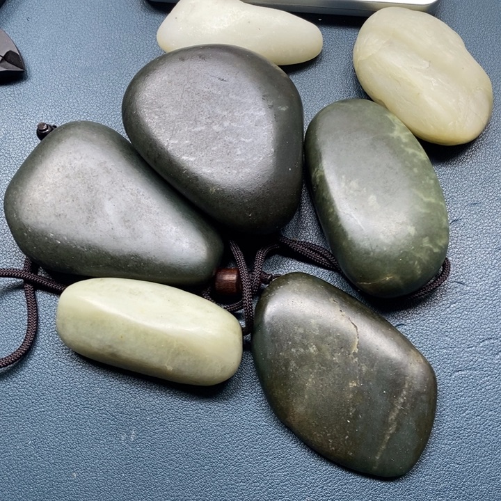 天***若和田玉（糖玉）未镶嵌挂件