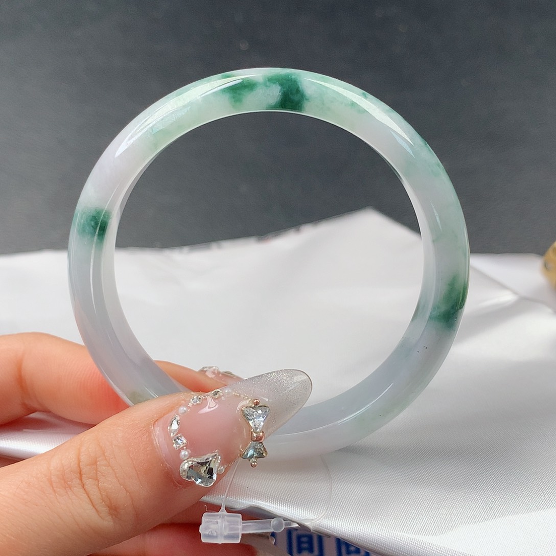 翡翠手镯未镶嵌0023正55