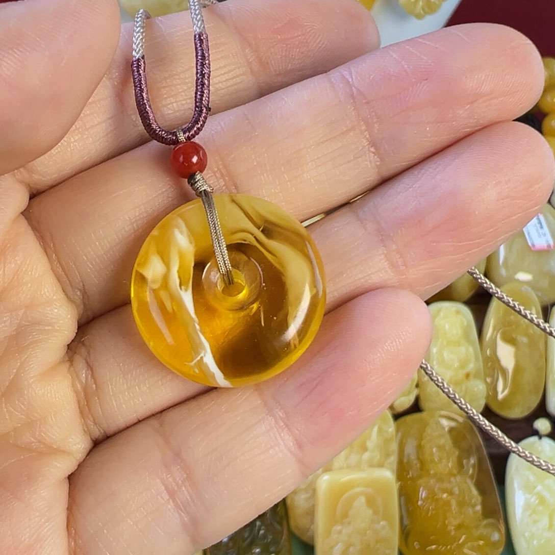 蜜蜡吊坠(赠链)未镶嵌清*?