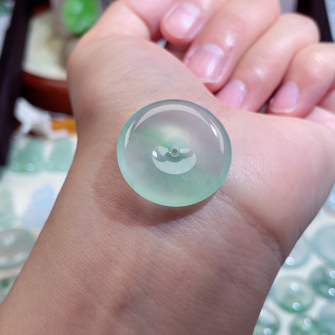 翡翠未镶嵌颈饰扣子