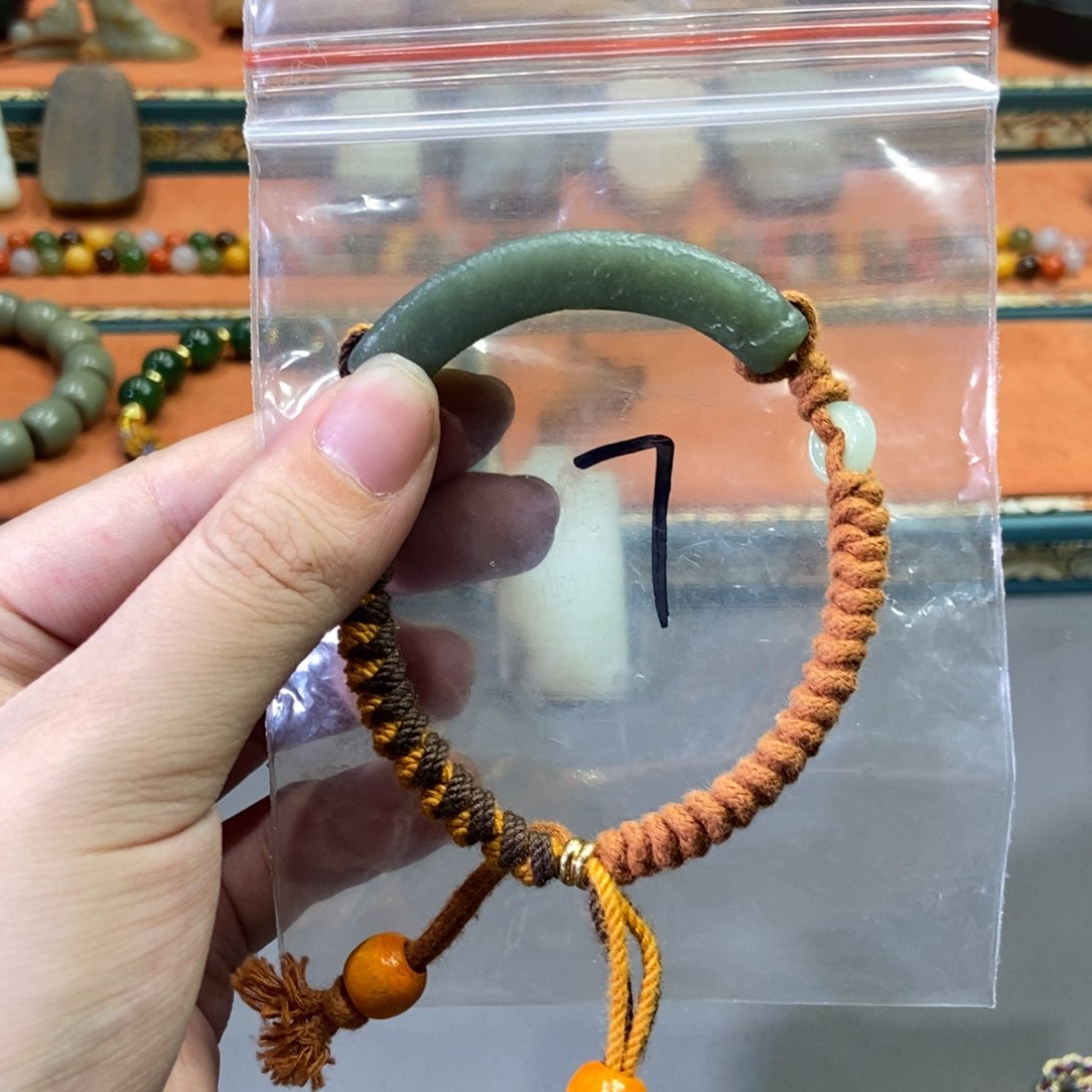 和田玉颈饰未镶嵌月*鸟