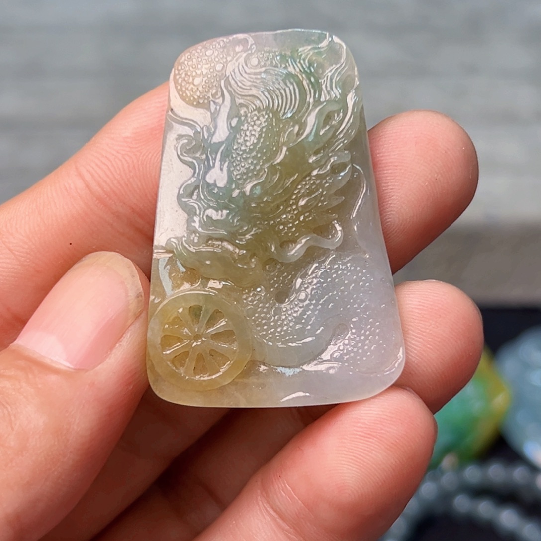 定制翡翠未镶嵌龙牌