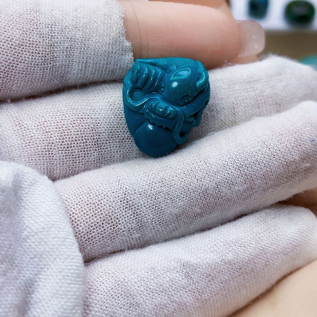 绿松石未镶嵌饰品