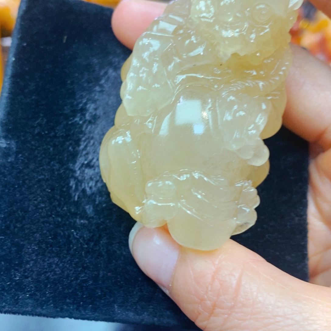 未镶嵌石英质玉（黄龙玉）吊坠(不含链)