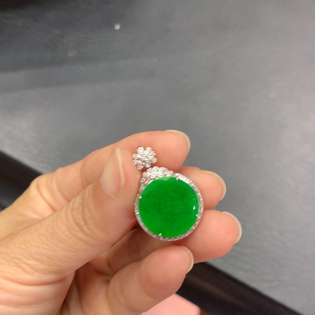 翡翠18K金镶嵌吊坠(不含链)