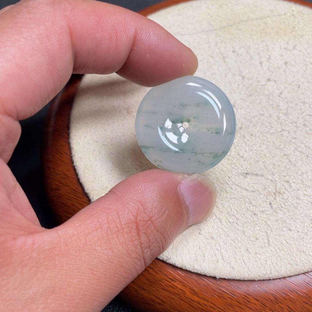 翡翠未镶嵌颈饰52225588855552