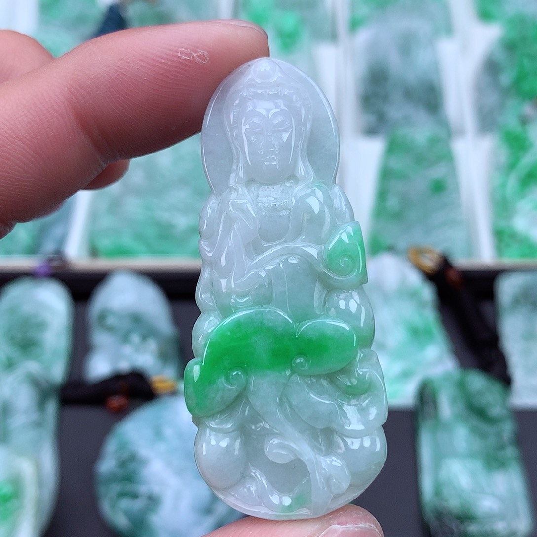 翡翠颈饰未镶嵌翡翠吊坠