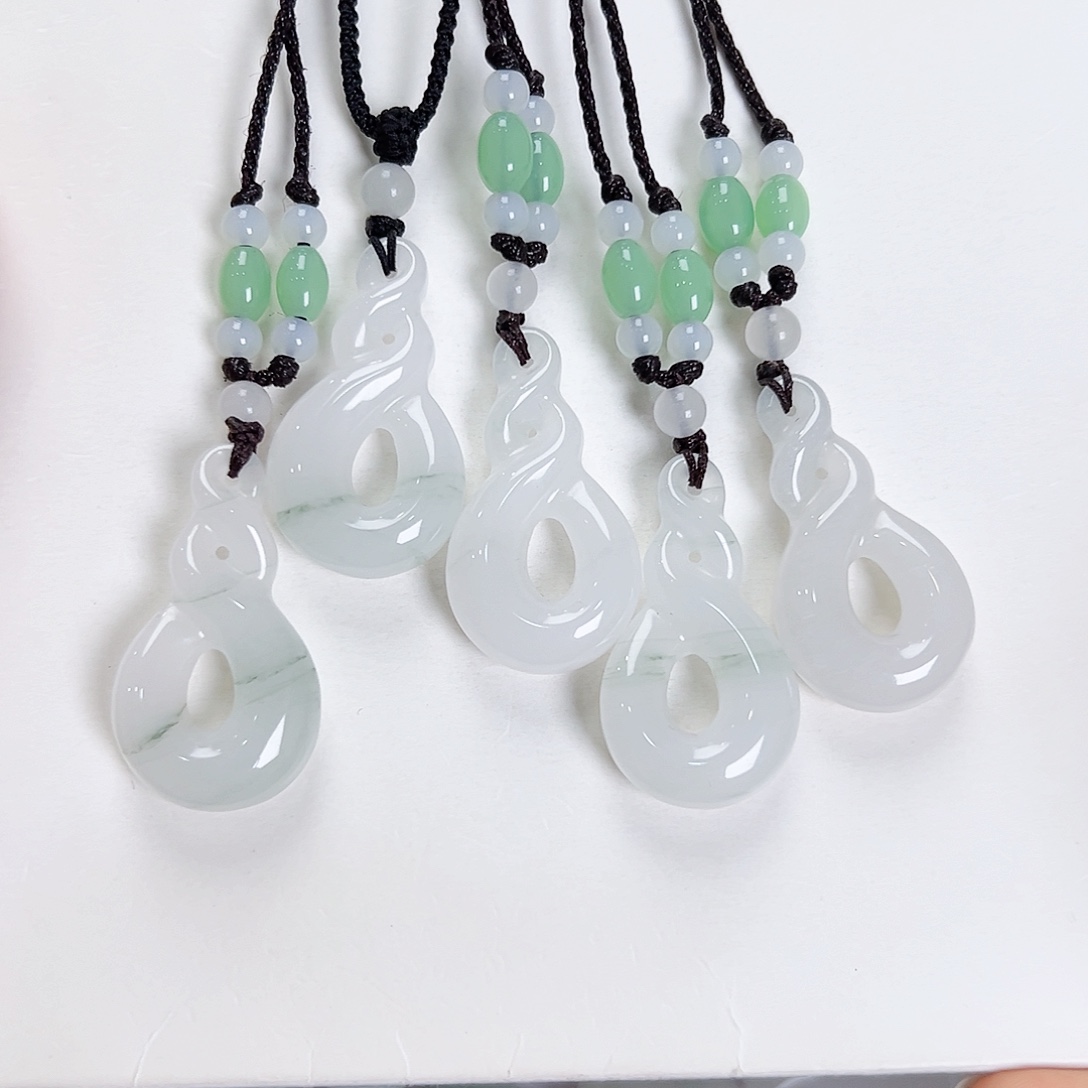 石英质玉未镶嵌颈饰吊坠多样性发其一