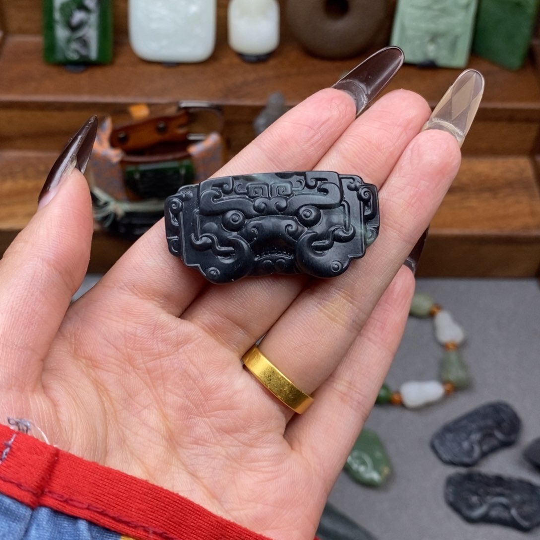 和田玉颈饰未镶嵌诚****君