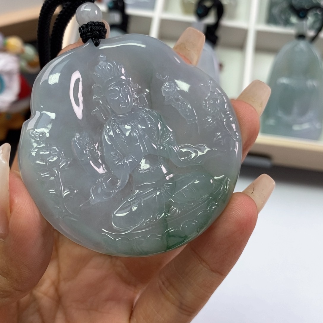 翡翠挂件未镶嵌翡翠