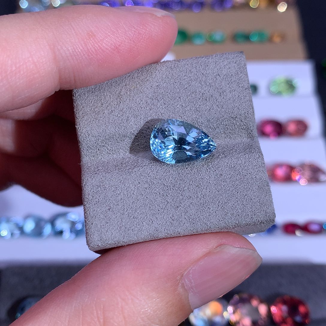海蓝宝石笔搁未镶嵌3.035ct