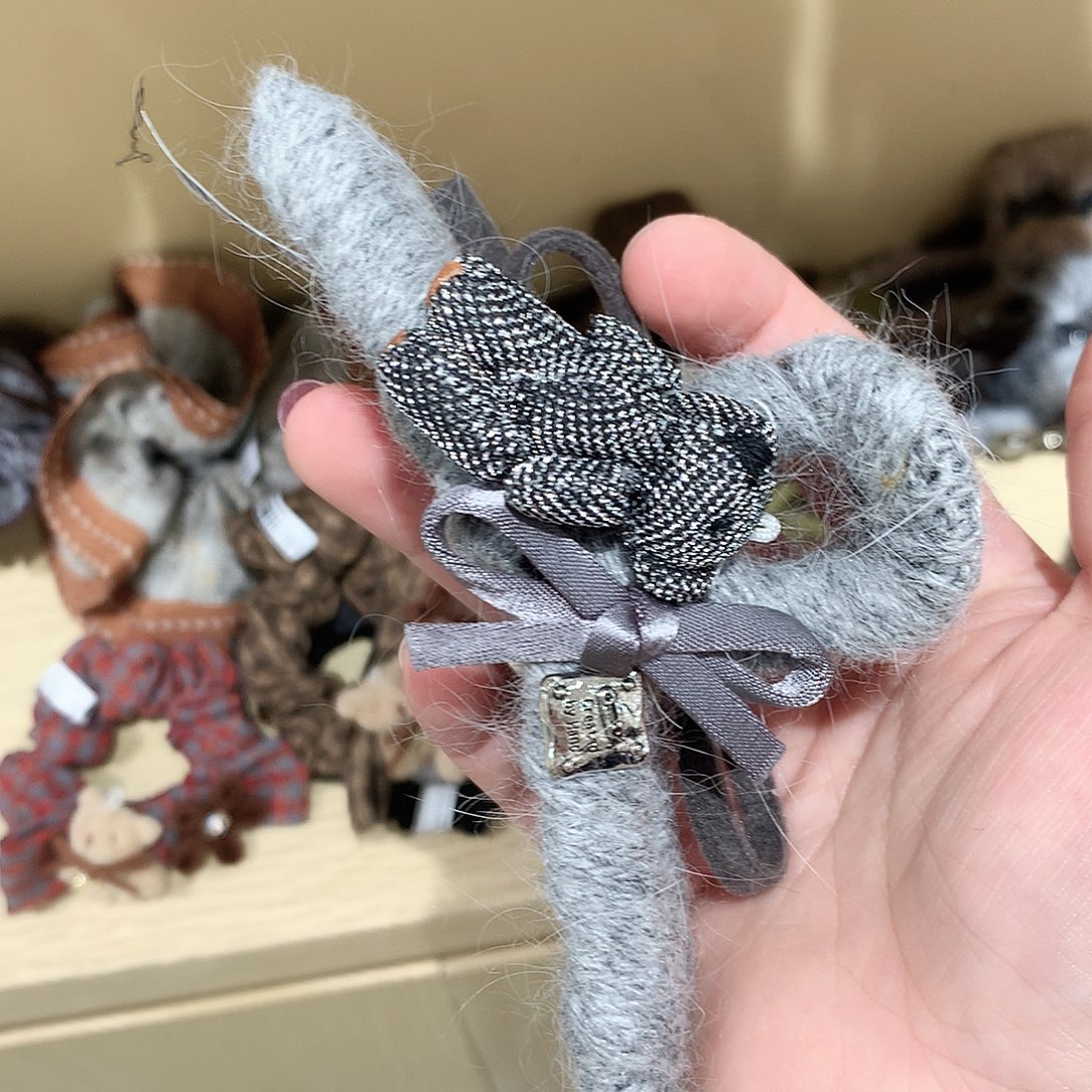 布艺非金属灰色毛线小熊抓夹