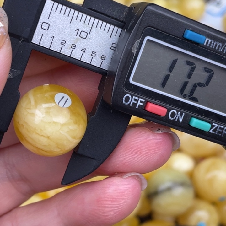 琥珀裸石未镶嵌蜜蜡636
