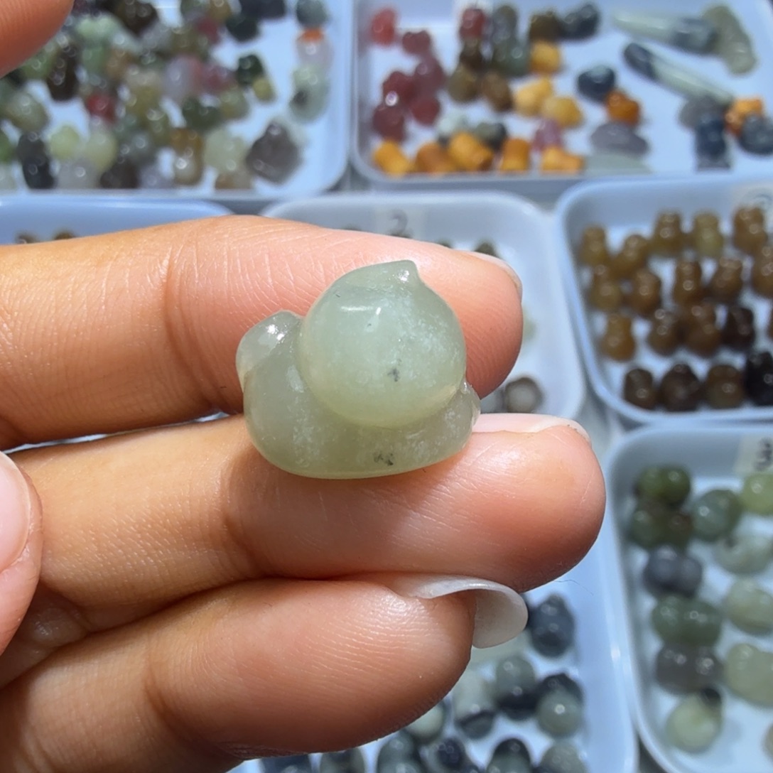 和田玉未镶嵌珠宝奇石