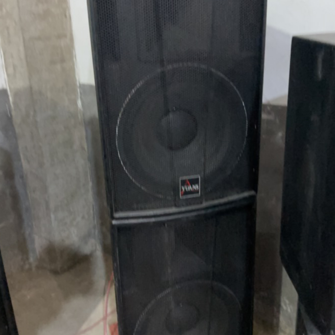 8新  二手音箱不知道是不是原装