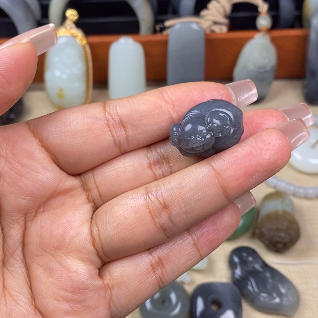 和田玉未镶嵌颈饰