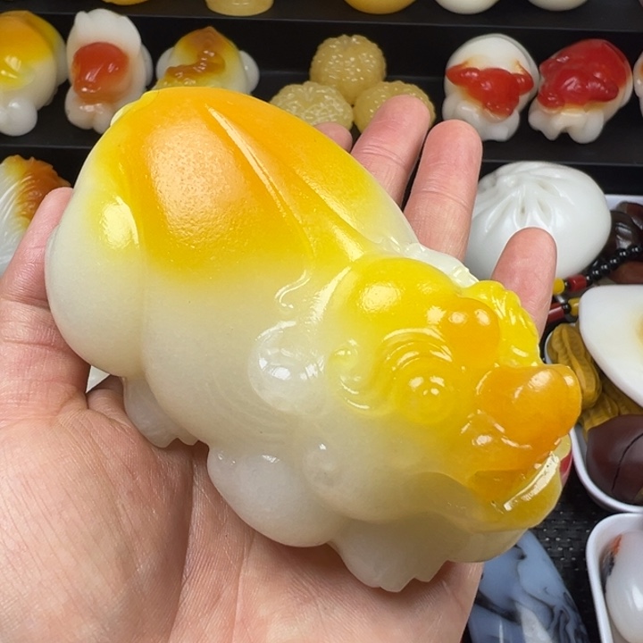 新疆戈壁五彩石金丝