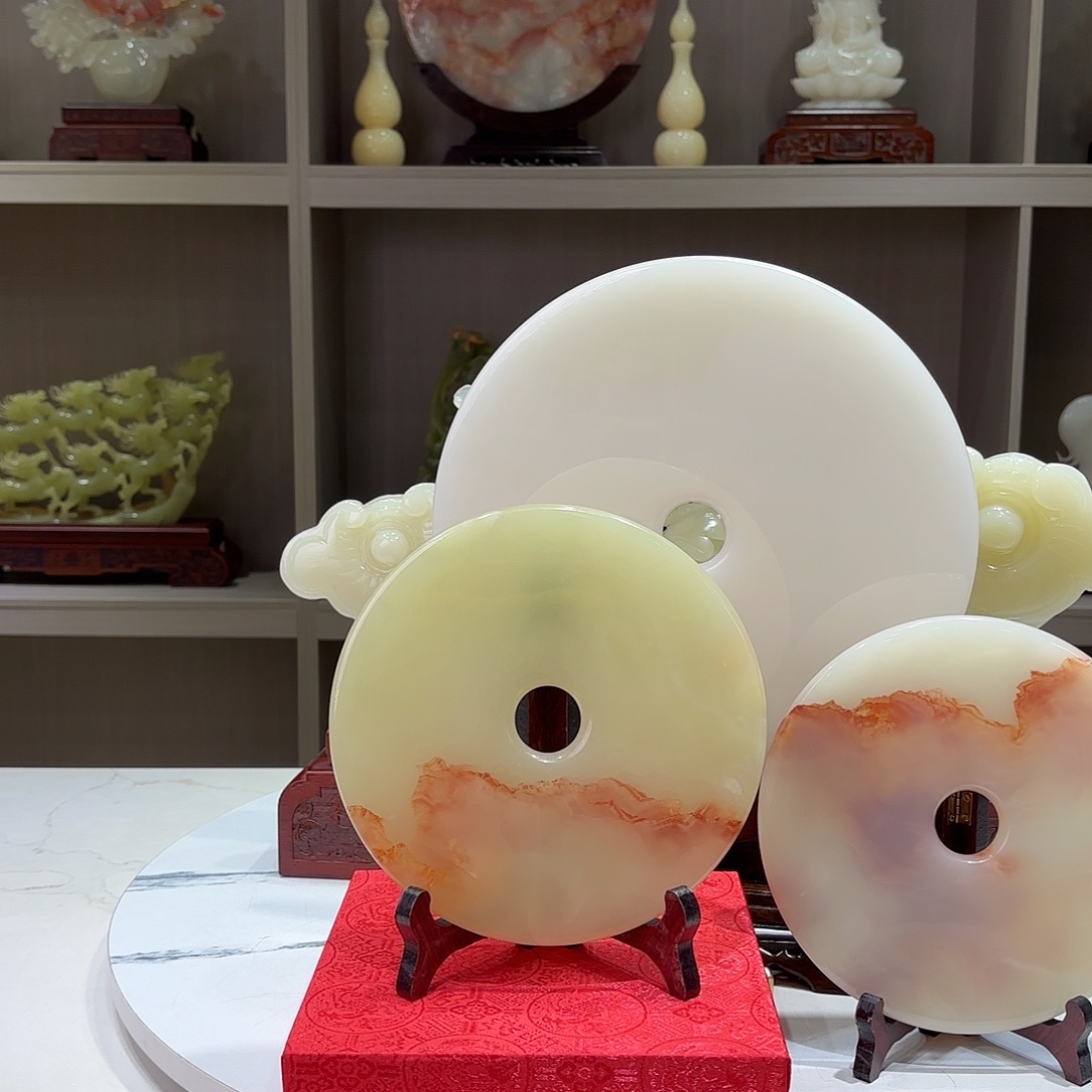 M***n玉20公分红花冰平安扣