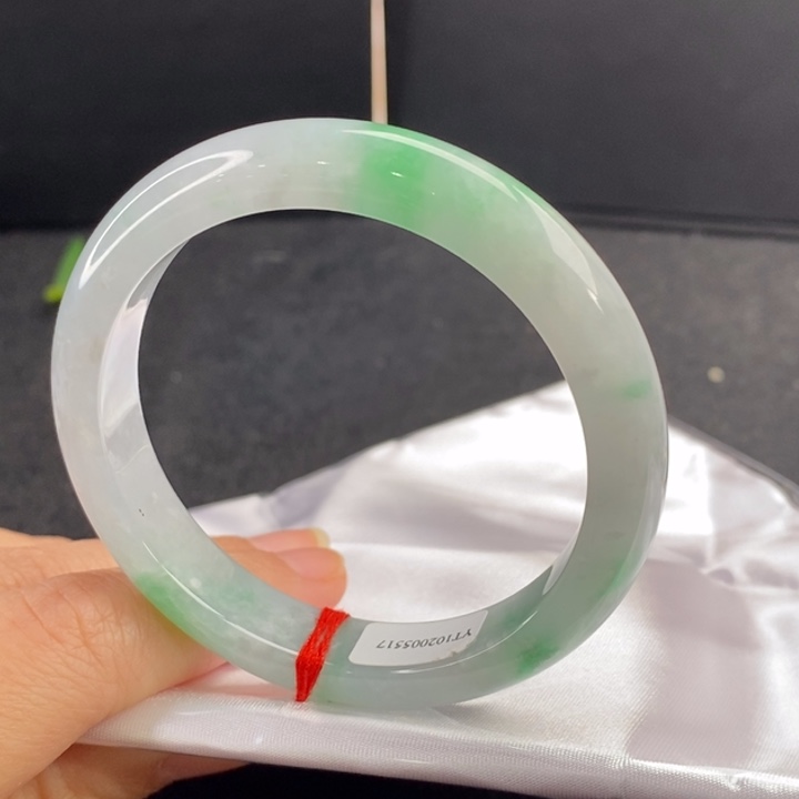 翡翠未镶嵌手镯54圈