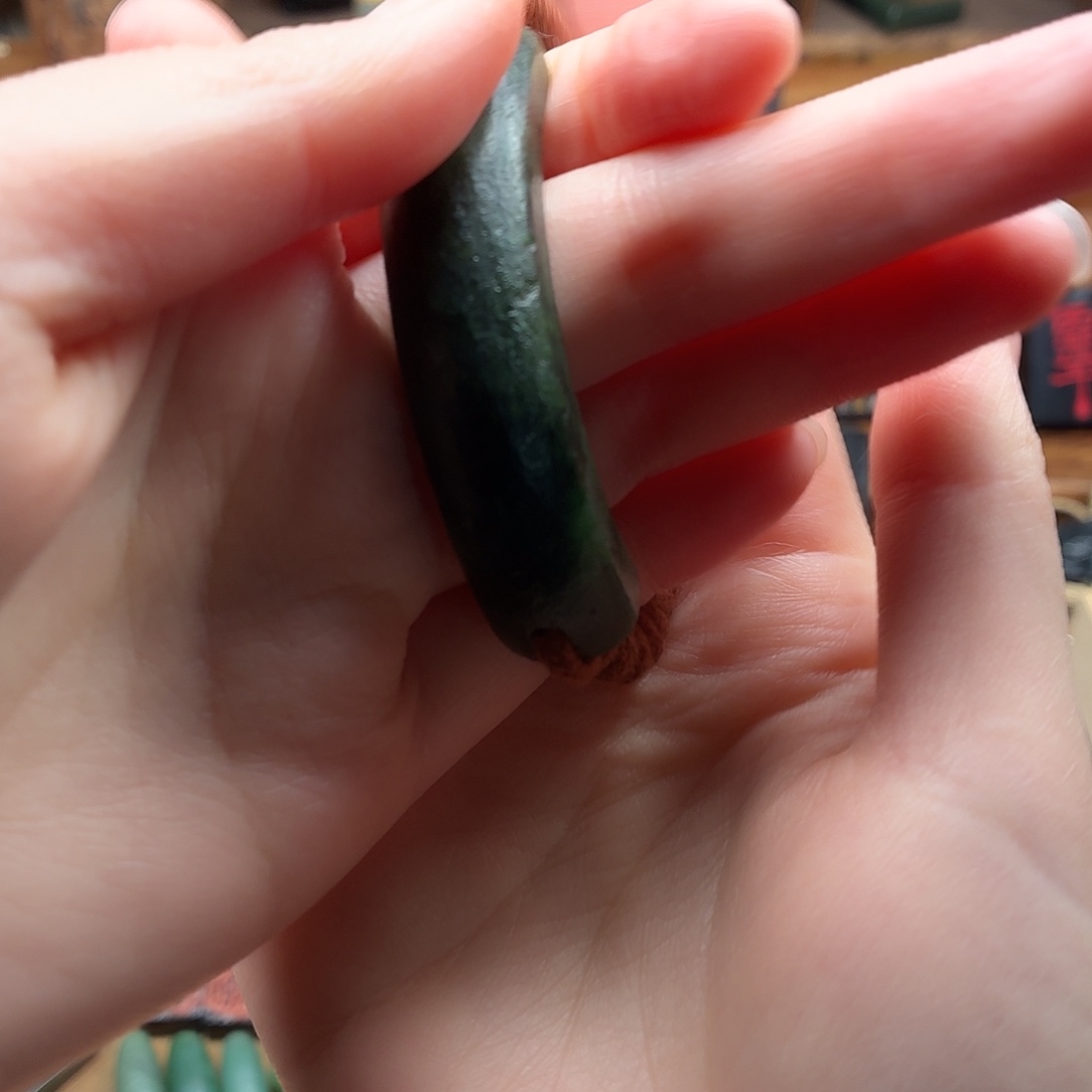 J***和田玉未镶嵌颈饰