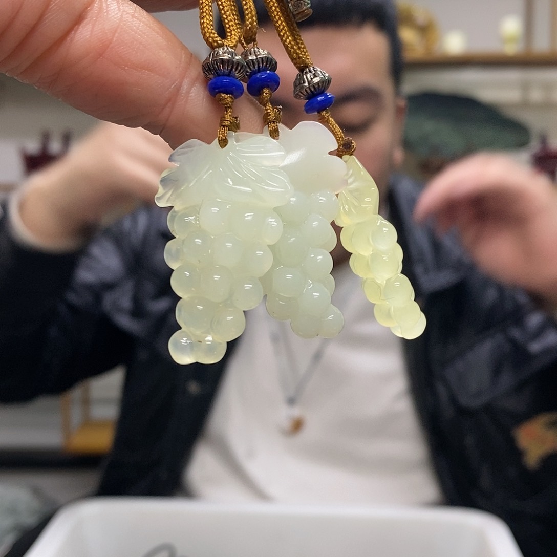 蛇纹石玉葡萄未镶嵌