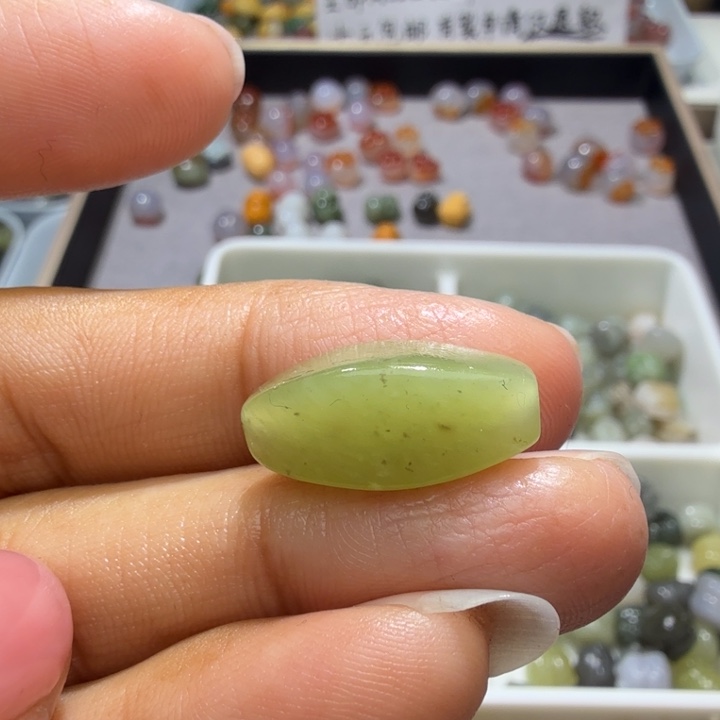 和田玉未镶嵌珠宝奇石