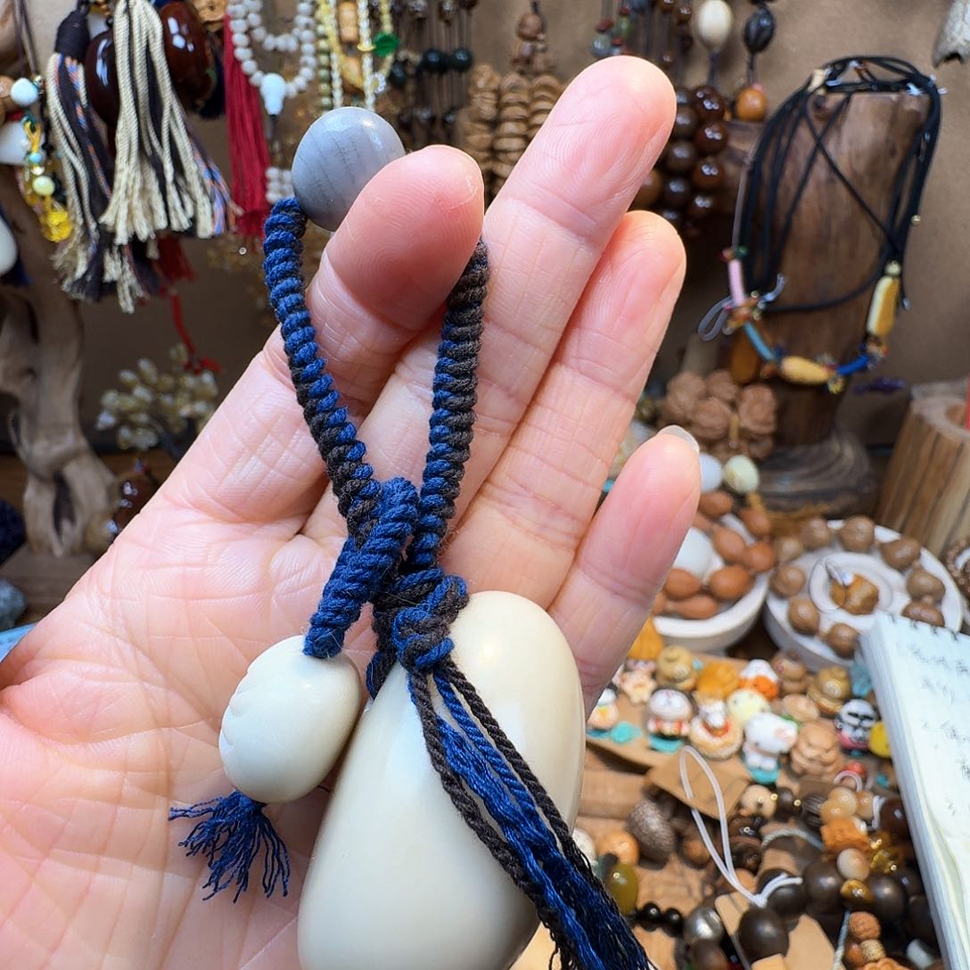 柏香籽/百香籽吊坠菩提树和树