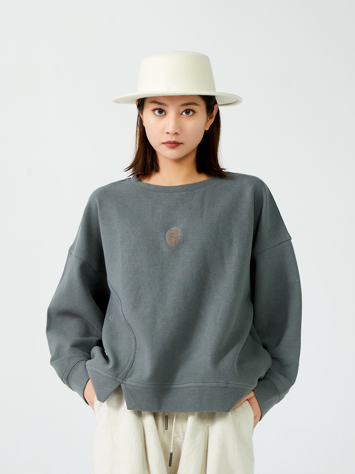 女装瑕疵品303231231长袖纯色圆领情侣简约韩系印花减龄卫衣宽松