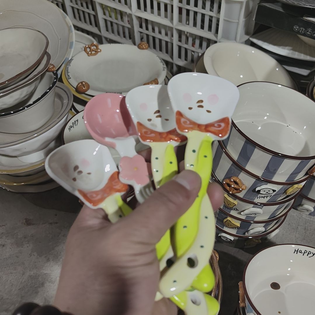 D***t瓷瑕疵陶瓷介意不拍勺子4个