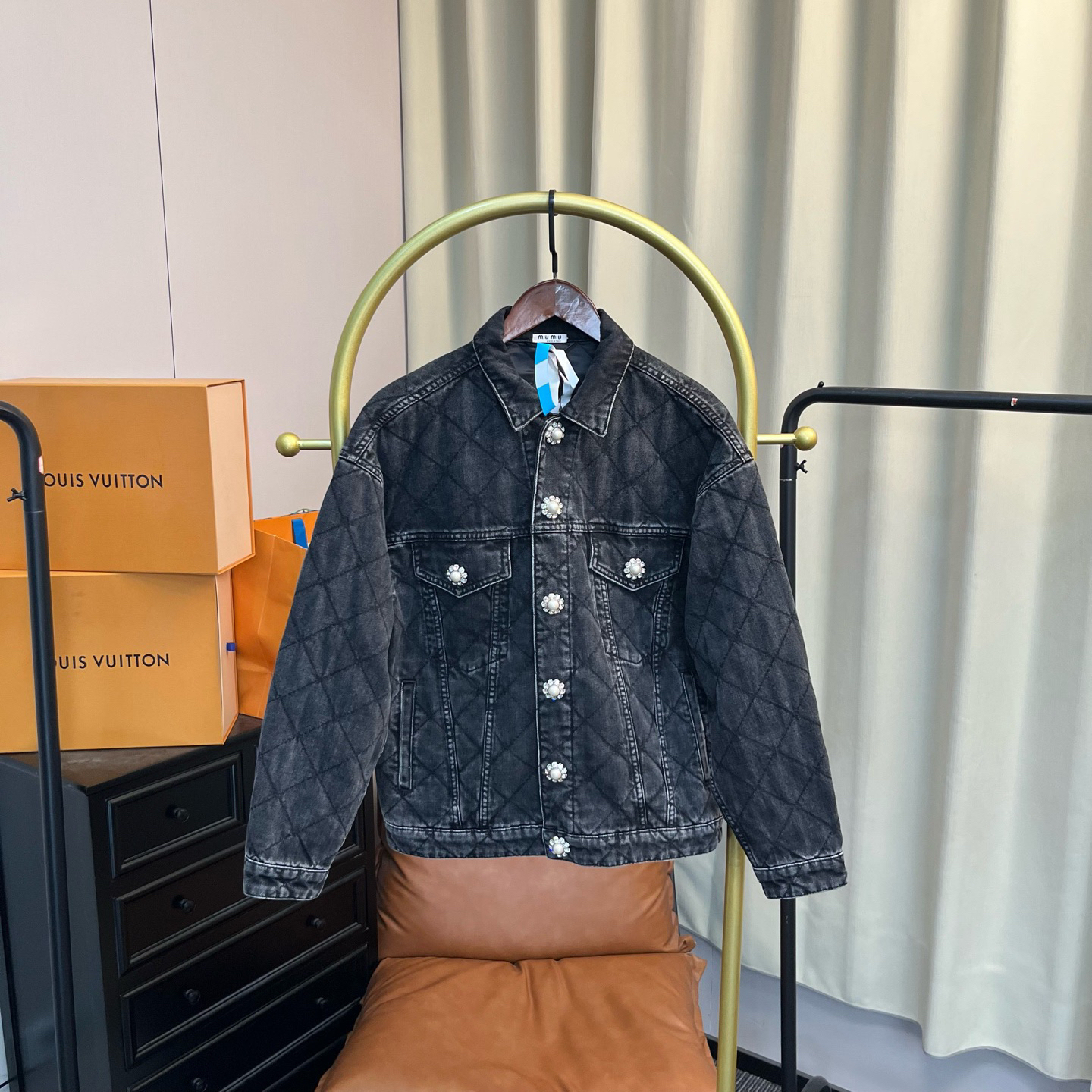 99新 MIU MIU/缪缪 黑色珍珠扣牛仔夹克外套 36码 