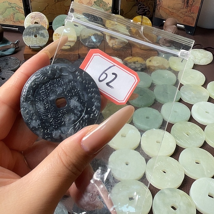 蛇纹石玉合金颈饰