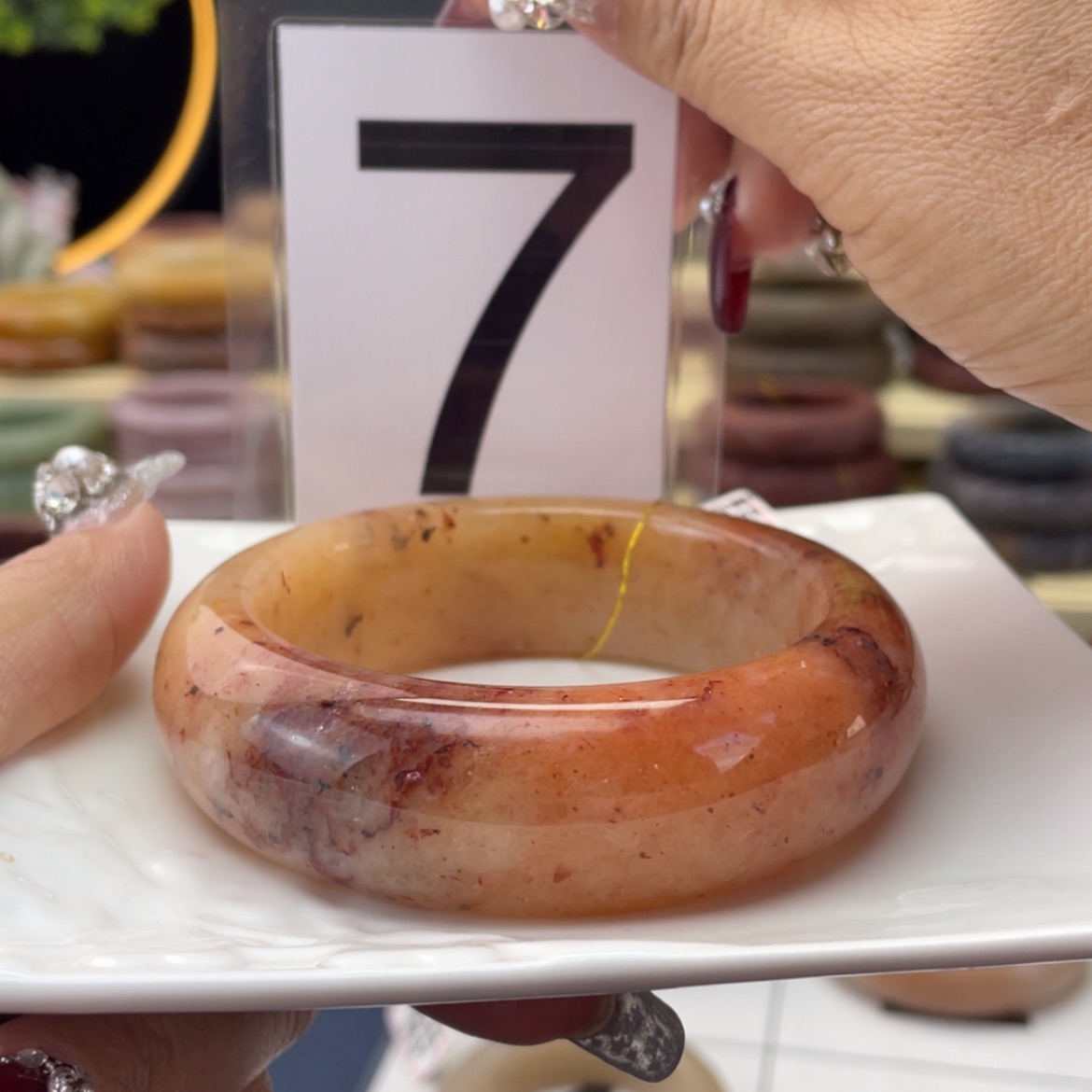 【闪购商品】石英质玉手镯未镶嵌