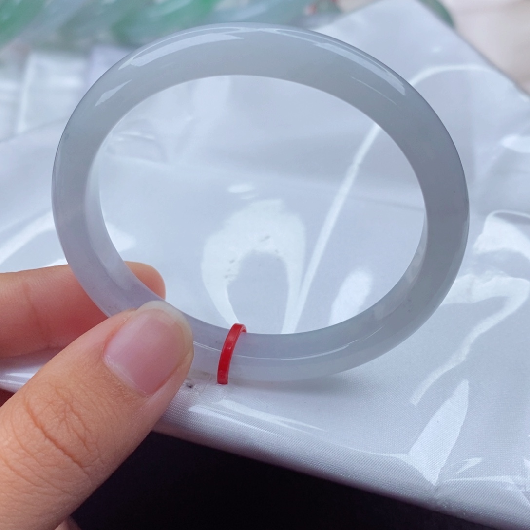 翡翠手镯（贵妃镯）未镶嵌小*?