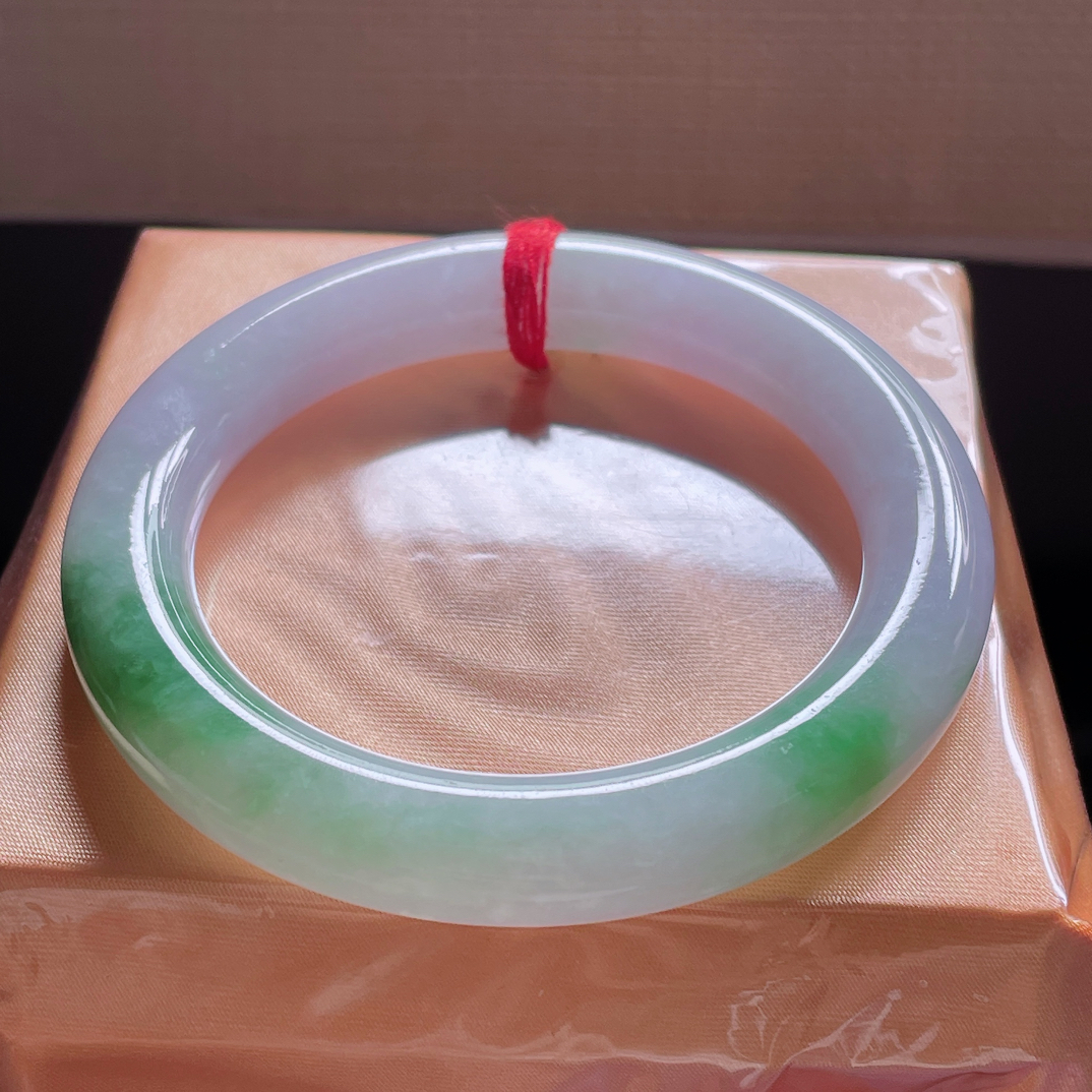 正品天然缅甸翡翠A货 糯种春彩52.8圈圆条手镯贵气优雅