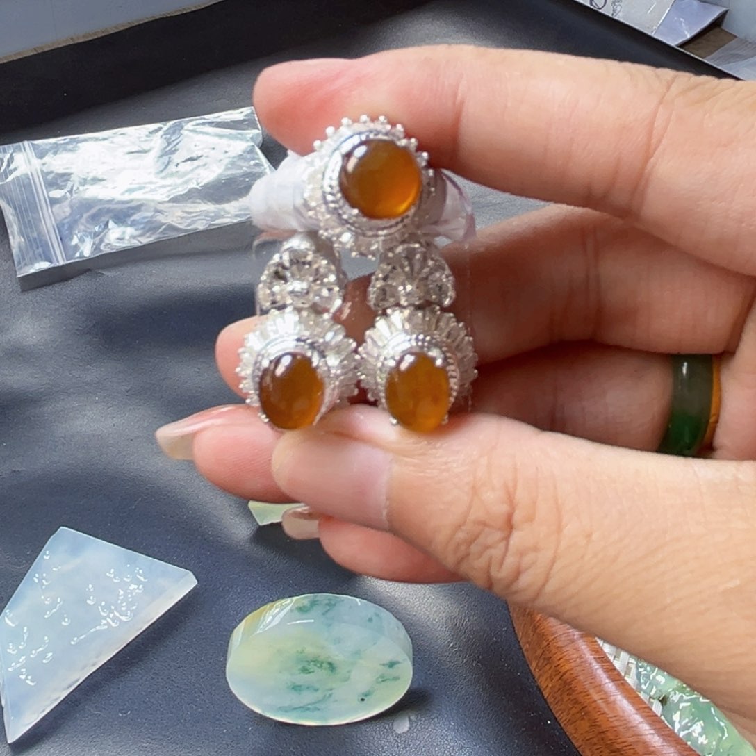 定制翡翠未镶嵌大****）翡翠首饰
