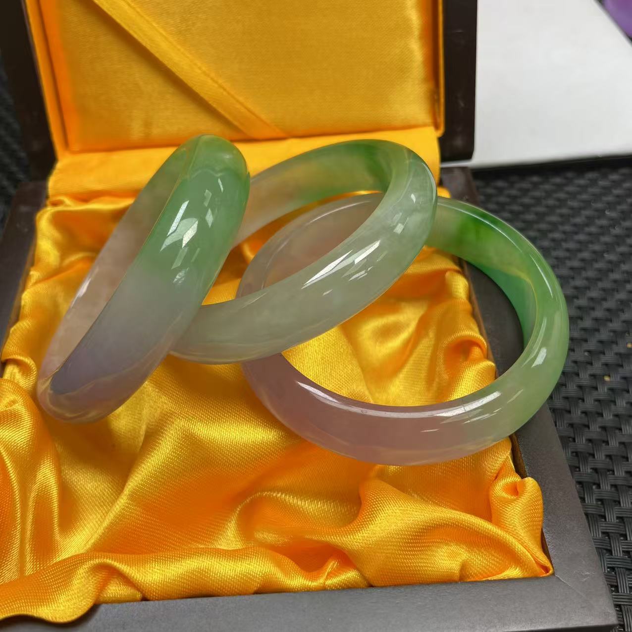 【大喜】E85主播推荐款轻奢风常规精致女士多样性发一奇石