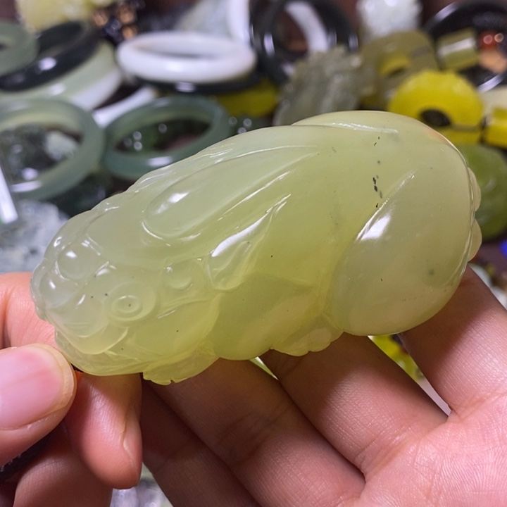 岫玉岫玉手把件未镶嵌心****）