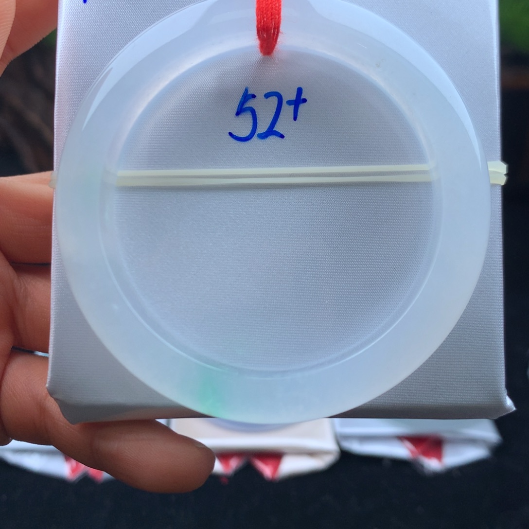 翡翠手镯未镶嵌手镯