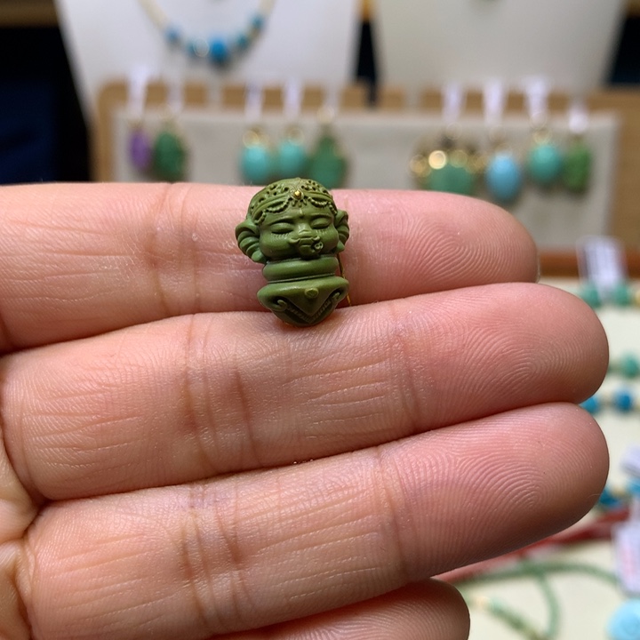 晓***宇绿松石未镶嵌配饰