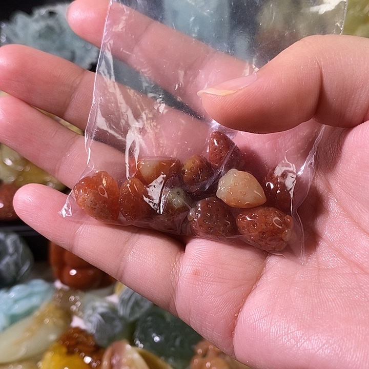 族***族蛇纹石玉合金颈饰