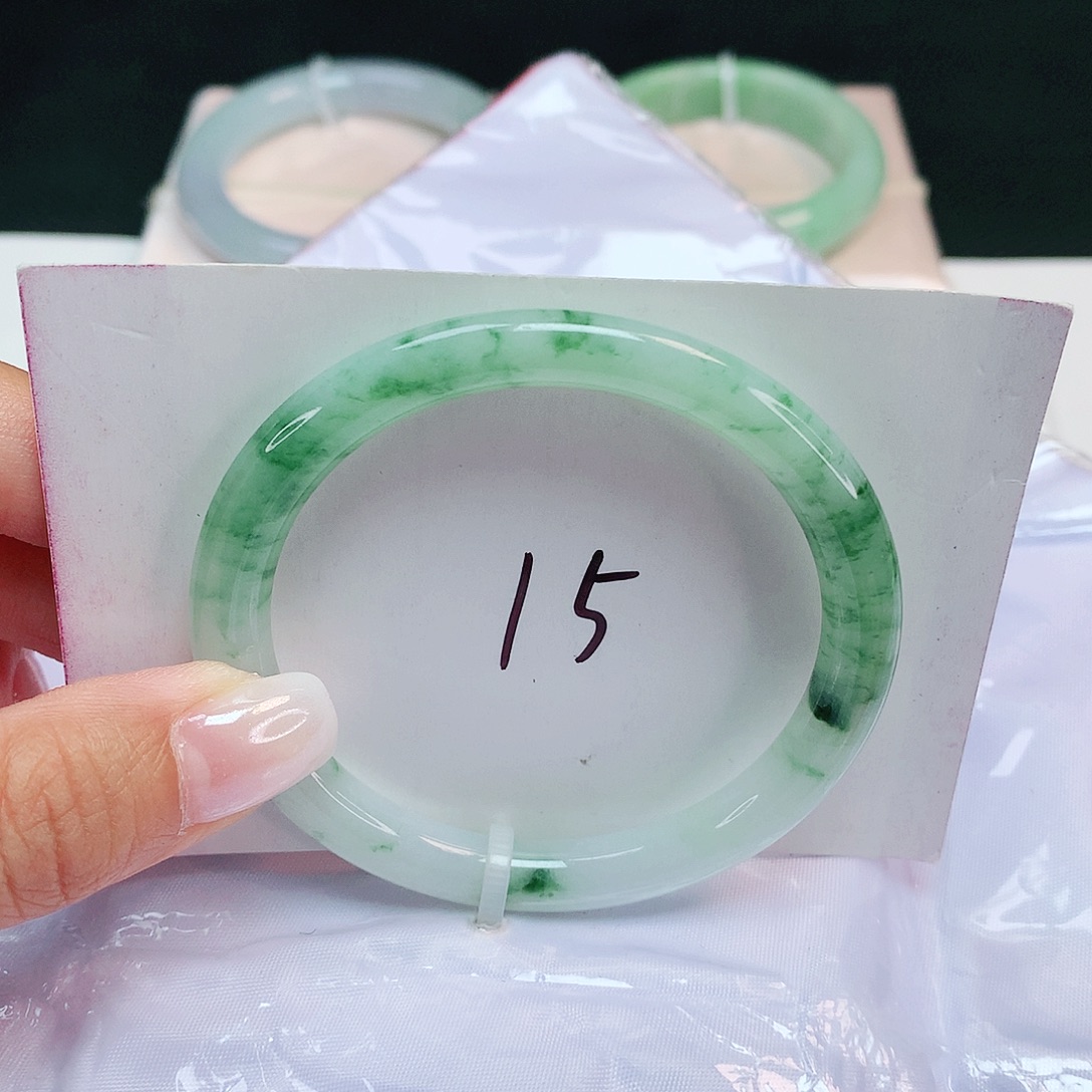 翡翠未镶嵌手镯 圆条52