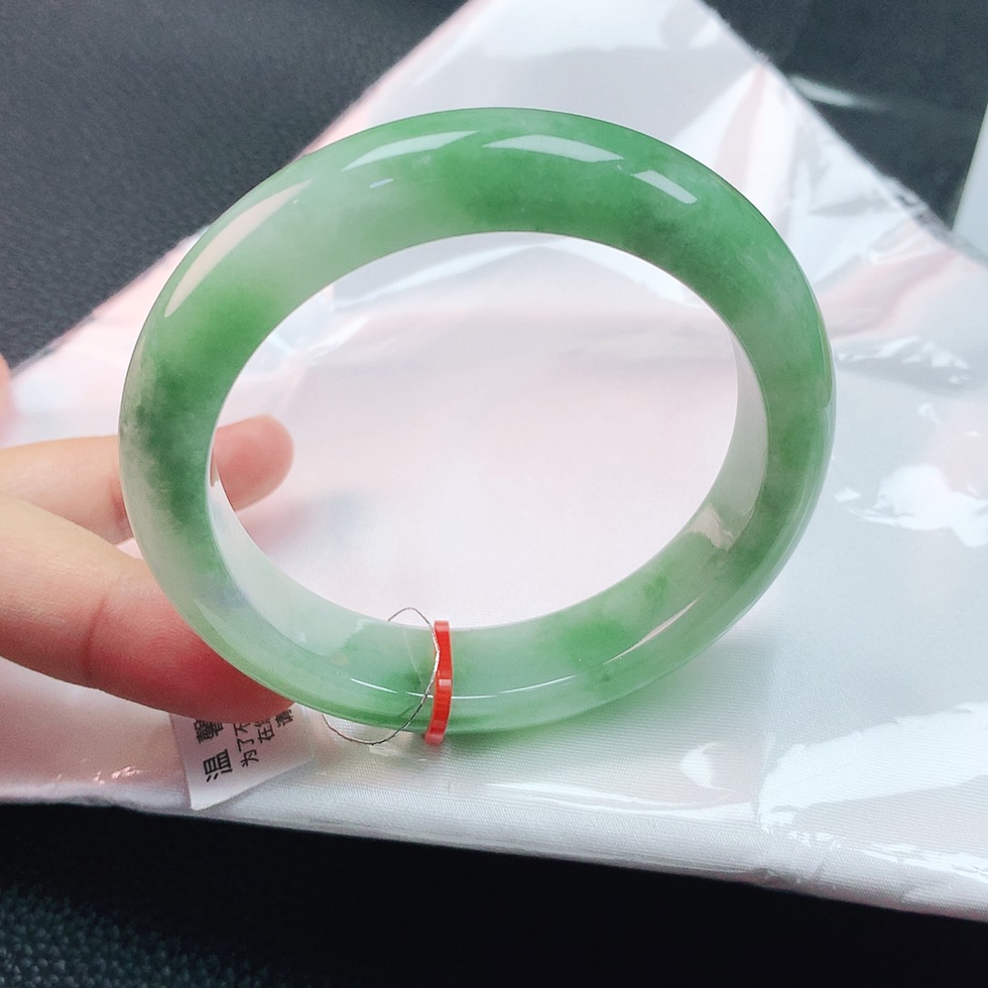 翡翠手镯未镶嵌56+圈