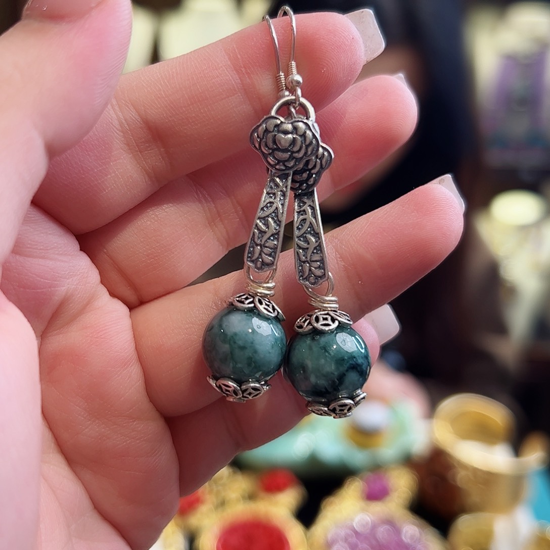 翡翠耳环未镶嵌古风