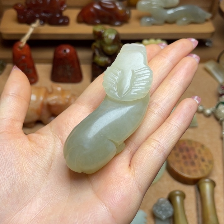 蛇纹石玉未镶嵌颈饰