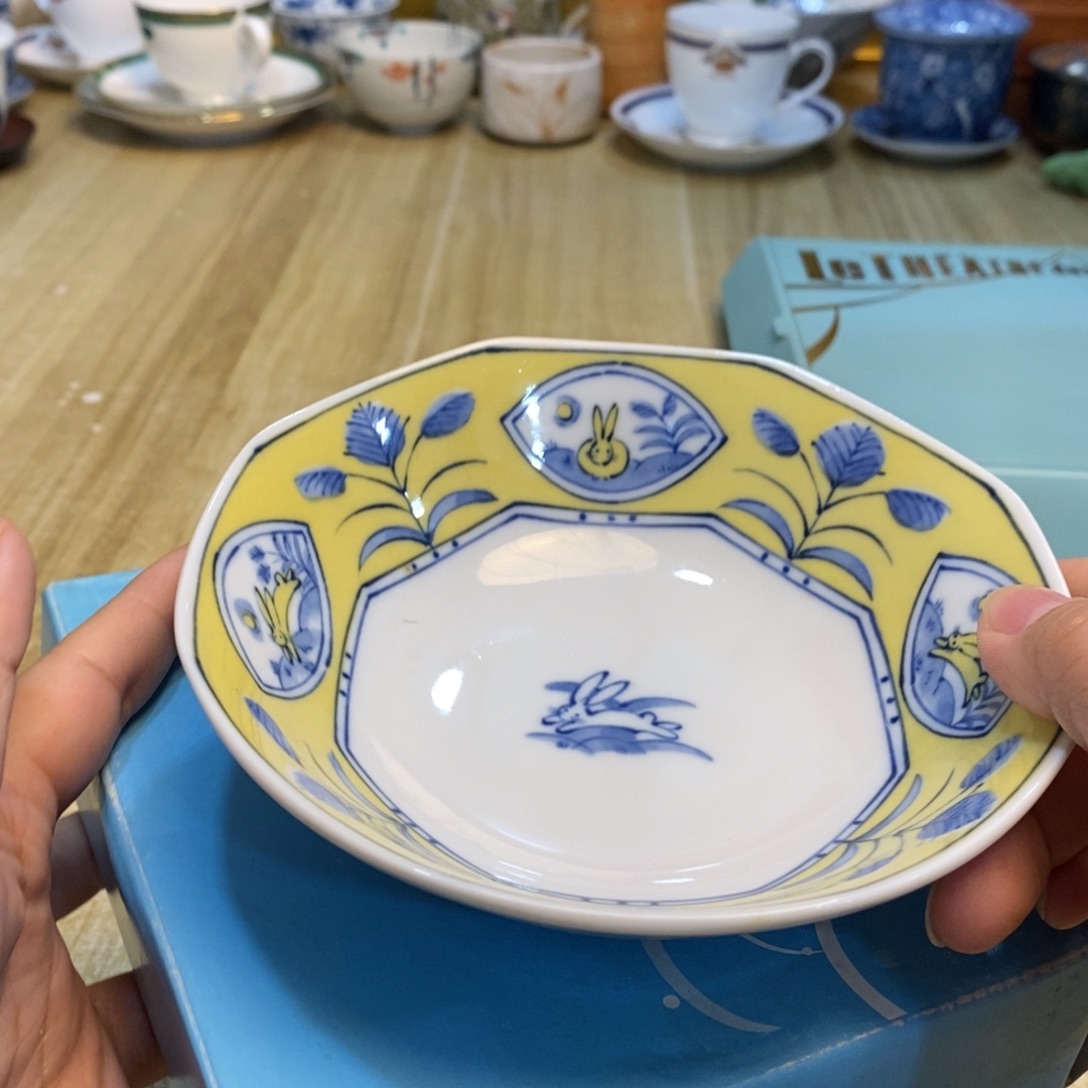 飞****瓷片易雅集工艺品有限公司