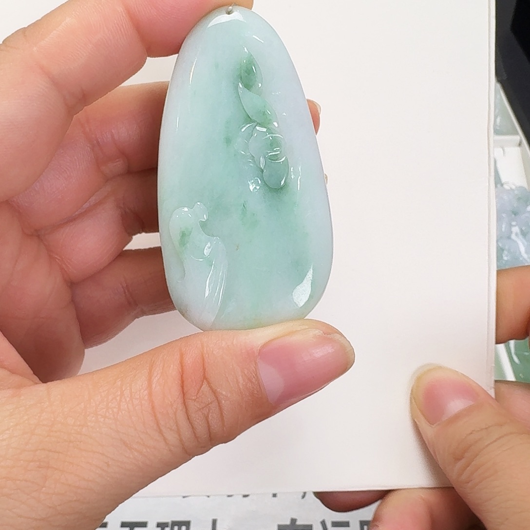 翡翠颈饰未镶嵌悟道