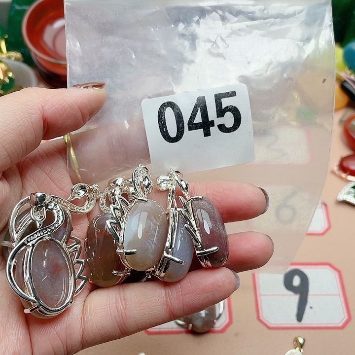 合金颈饰玛瑙/玉髓（**）