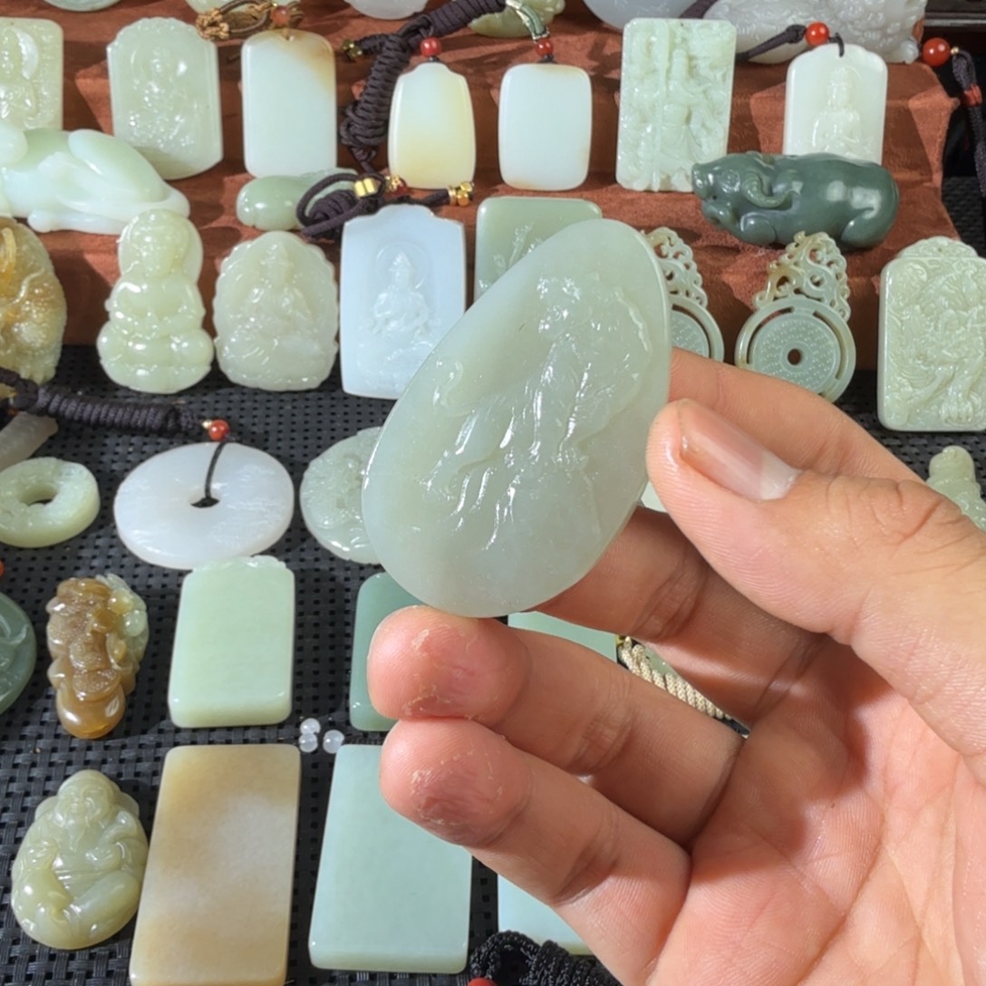 和田玉未镶嵌颈饰