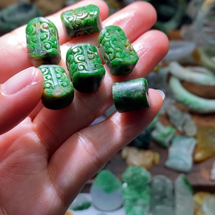 无***量定制翡翠未镶嵌毛货